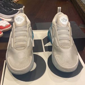 Nike adapt auto max